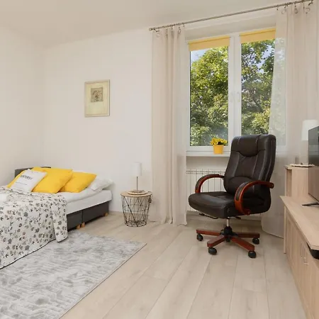 Sunny Studio For 2 Guests Near Metro Raclawicka By Renters *