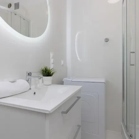 Sunny Studio For 2 Guests Near Metro Raclawicka By Renters *