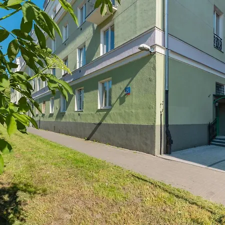 Sunny Studio For 2 Guests Near Metro Raclawicka By Renters