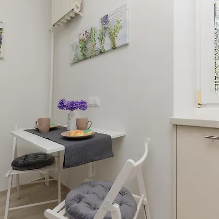 Sunny Studio For 2 Guests Near Metro Raclawicka By Renters Apartment Warsaw